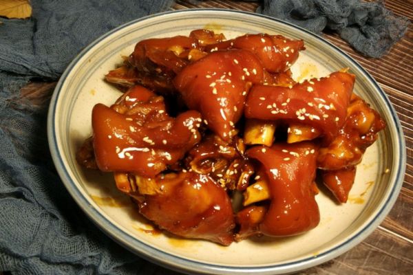 红烧猪蹄怎么做好吃的做法视频,红烧猪蹄怎么做好吃又简单 红烧猪蹄怎么做好吃的做法视频,红烧猪蹄怎么做好吃又简单