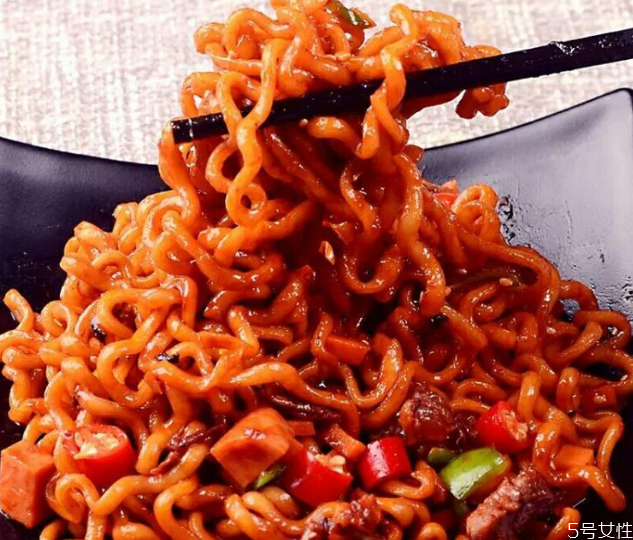 吃辣烧胃喝牛奶有用吗,吃辣的喝牛奶对胃好吗