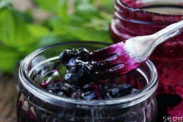 自制蓝莓酱保质期一般多久,自己做的蓝莓酱能保存多久 自制蓝莓酱保质期一般多久,自己做的蓝莓酱能保存多久
