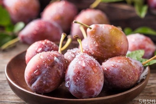 西梅怎么吃最通便,西梅吃几个才通便