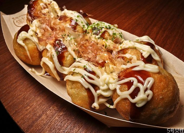 章鱼小丸子可以用烤箱加热吗,章鱼小丸子可不可以用烤箱烤