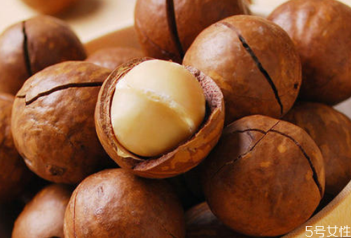 夏威夷果吃多了会不会上火,夏威夷果吃多了会不会上火流鼻血