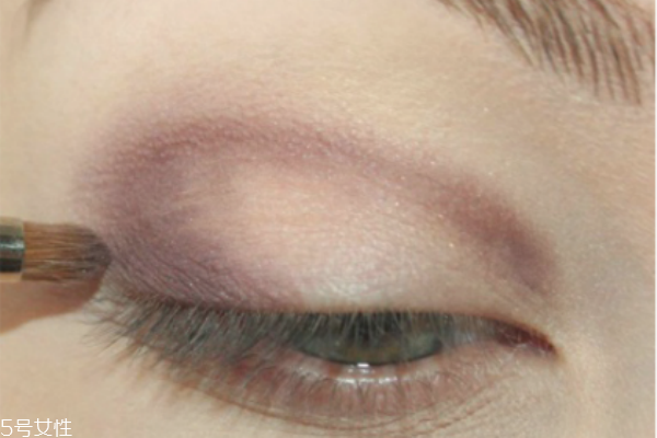 内双眼皮怎么化妆好看,双眼皮怎样画眼妆好看