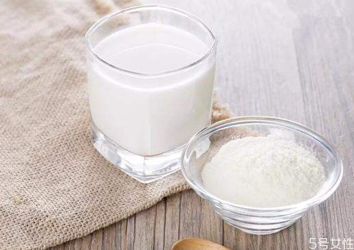 空腹可以喝骆驼奶粉吗,早晨空腹喝骆驼奶可以吗