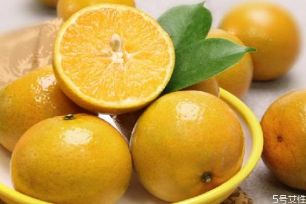 皇帝柑买黄的还是青的,皇帝柑是黄的还是青的 皇帝柑买黄的还是青的,皇帝柑是黄的还是青的