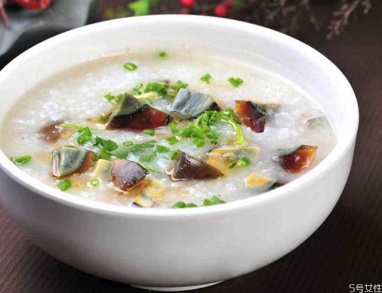 皮蛋瘦肉粥用生米还是熟米,皮蛋瘦肉粥用生肉还是熟肉