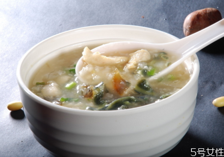 皮蛋瘦肉粥要和米一起放吗,皮蛋瘦肉粥可以一起放吗