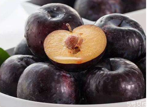 黑布林要放软了才可以吃吗,黑布林里面发黑能吃吗 黑布林要放软了才可以吃吗,黑布林里面发黑能吃吗