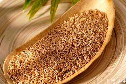 燕麦米和燕麦片哪个好,燕麦片什么牌子的质量好?