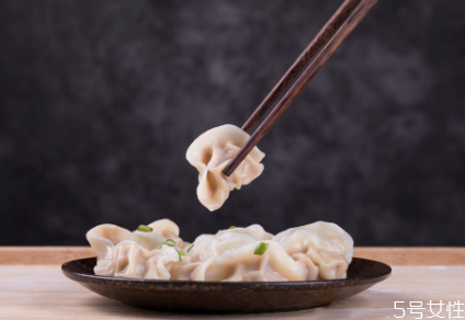 饺子怎么蒸皮不会硬,饺子皮怎么蒸才不会硬