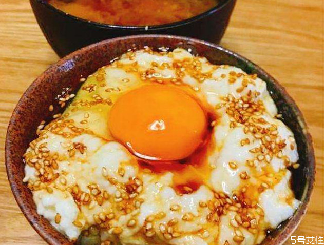 国内的生鸡蛋能拌饭吗,普通生鸡蛋可以拌饭吗?