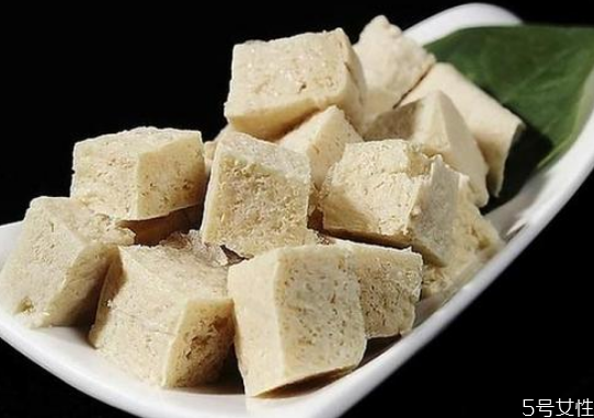 冻豆腐在冰箱可以放多久,豆腐冻冰箱可以放多久