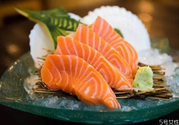 三文鱼鱼尾刺身好吃吗,三文鱼刺身怎么吃好吃 三文鱼鱼尾刺身好吃吗,三文鱼刺身怎么吃好吃