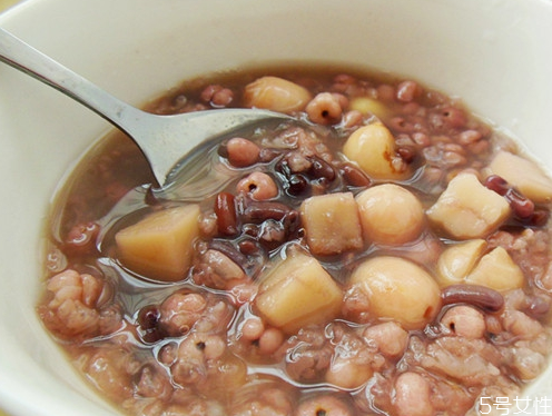 薏米加什么煮粥最好,薏米煮粥和什么配最好