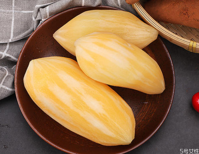 雪莲果不甜放着会甜吗,为什么有的雪莲果甜有的不甜