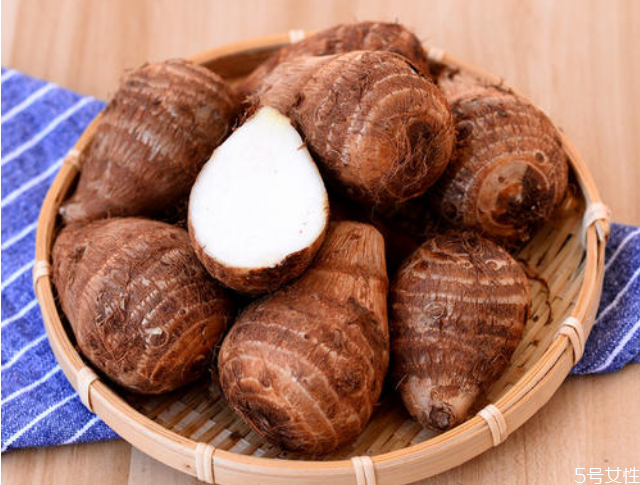 蒸芋头用冷水还是热水,蒸芋头是冷水还是热水