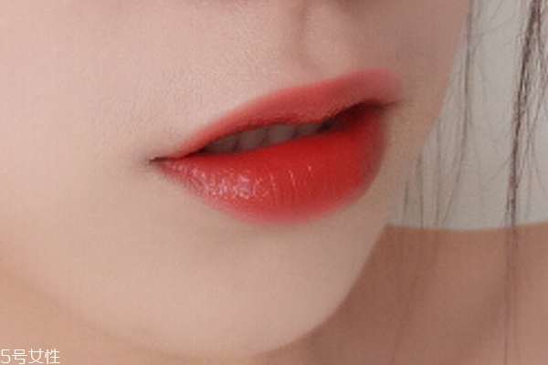 迪奥740显白吗,迪奥740好难看