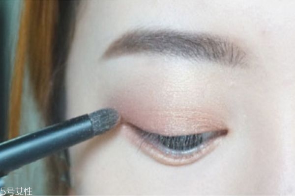 内双眼线怎么画初学者,新手内双画眼线应该用什么画