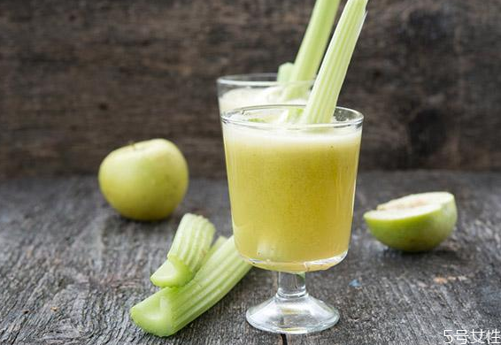 芹菜汁什么时候喝减肥效果最好,芹菜汁可以减肥吗