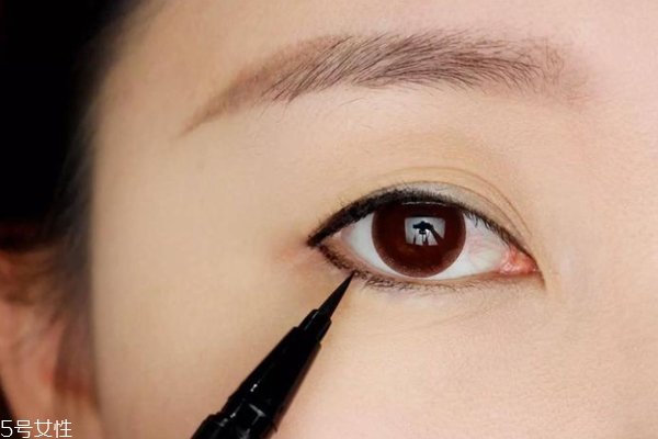 杏仁眼如何画眼线,杏仁眼怎么画眼线