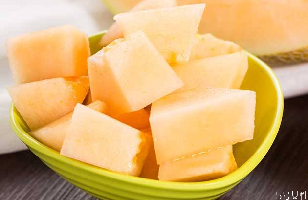 哈密瓜蒸着吃的好处,哈密瓜可以蒸热吃吗 哈密瓜蒸着吃的好处,哈密瓜可以蒸热吃吗