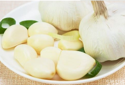 糖醋蒜可以放多久才过期,糖醋蒜可以放多久