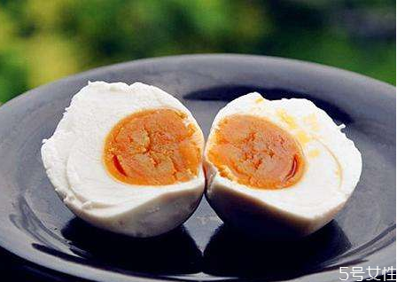 咸鸭蛋吃多了有什么坏处,咸鸭蛋吃多了有什么坏处和好处