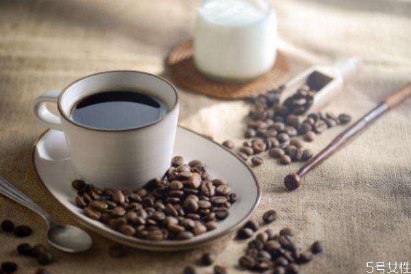 咖啡加盐有什么作用,咖啡放盐有什么功效