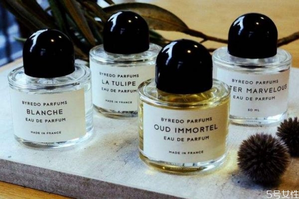 鹅毛染色教程,鹅蛋脸适合染什么发色 鹅毛染色教程,鹅蛋脸适合染什么发色