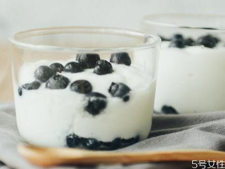 空腹喝酸奶有什么危害和好处,空腹喝酸奶有什么危害吗