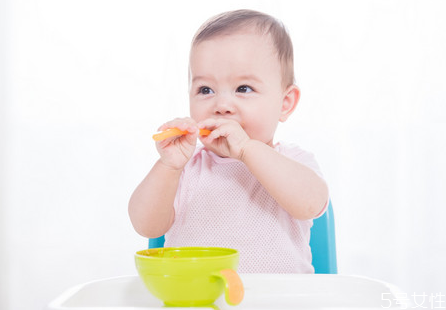 婴儿吃蛋黄好还是蛋清好,婴儿吃鸡蛋清好还是鸡蛋黄好