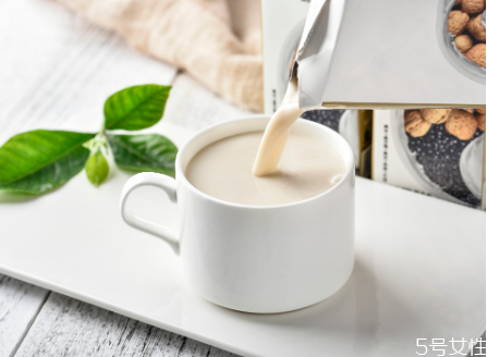 牛奶配什么水果榨汁好喝,牛奶配什么水果榨汁好 高端