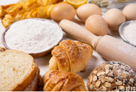 生粉和面粉的区别用途,生粉和淀粉的区别 生粉和面粉的区别用途,生粉和淀粉的区别