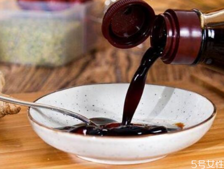 减盐酱油的好处,红烧肉酱油放多了怎么补救