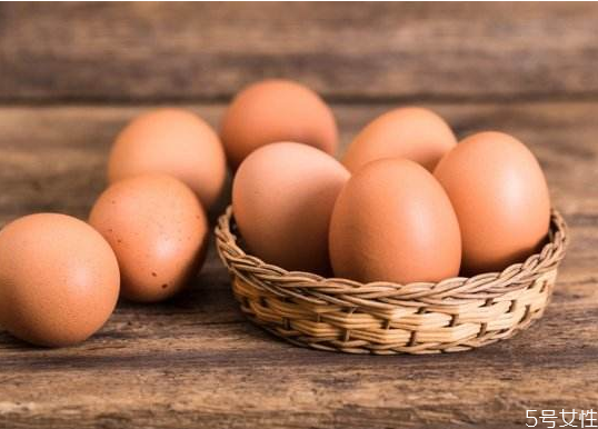 鹅蛋比鸡蛋有营养吗,鹅蛋比鸡蛋有营养吗煮着吃