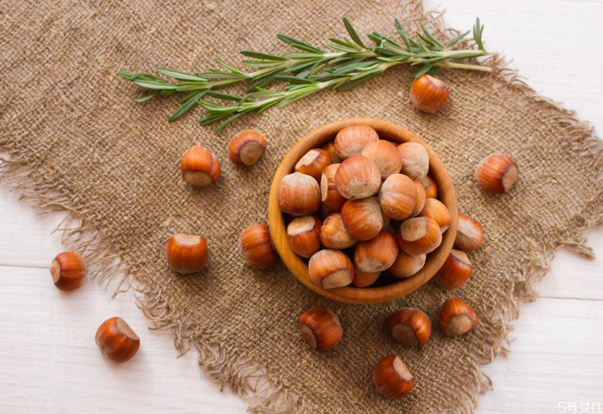 榛子用水泡多长时间,榛子为啥用水泡