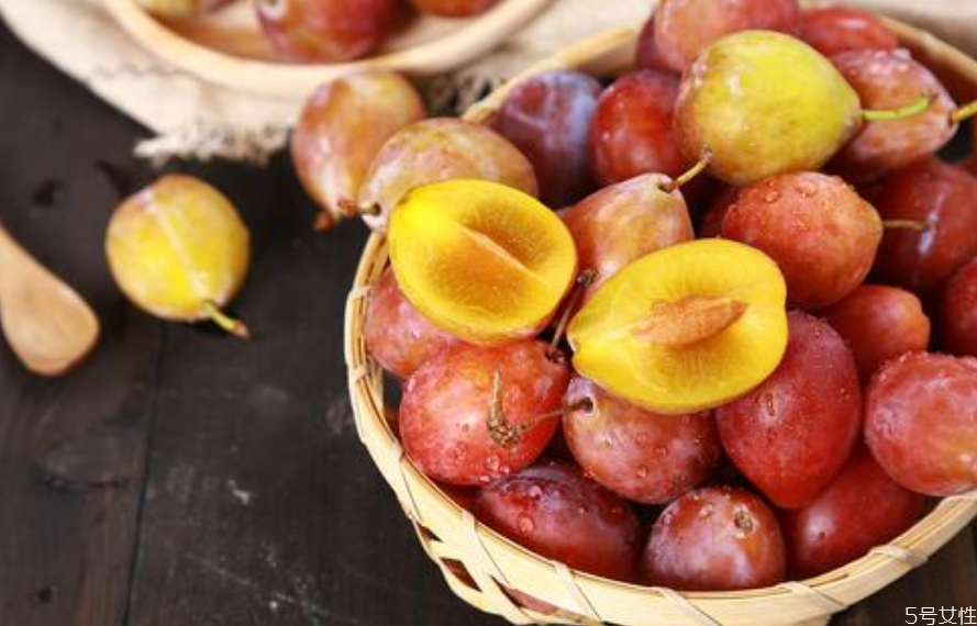 西梅泡酒的功效,西梅泡酒的功效和作用