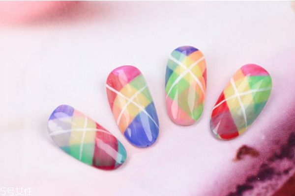 夏季新款裸色美甲图案大全(夏季美甲图片大全)