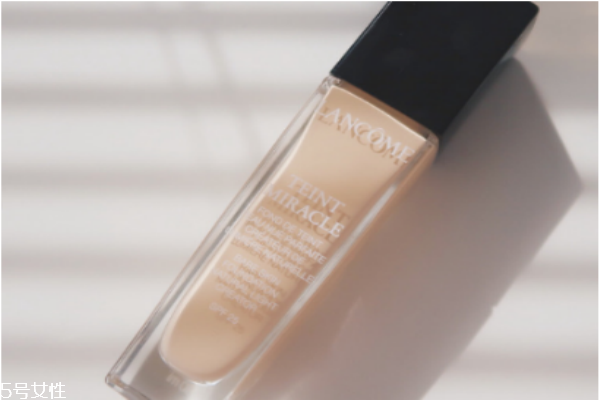 兰蔻奇迹薄纱粉底液怎么样,兰蔻持妆粉底液和奇迹薄纱哪个好用