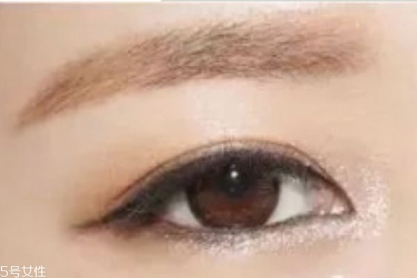 小鹿眼妆怎么画,小鹿眼妆的画法