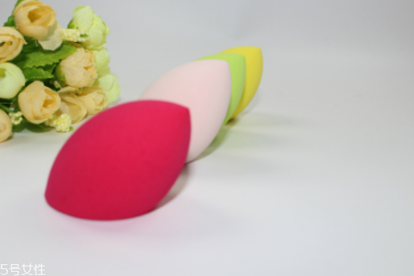 美妆蛋可以用洗面奶洗吗?,美妆蛋能用洗面奶洗吗