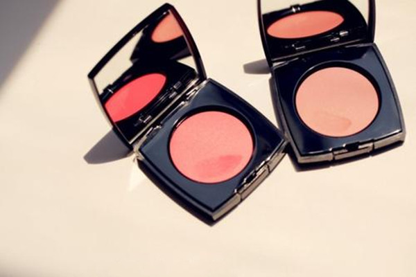 遮瑕笔是什么,遮瑕膏遮瑕液遮瑕笔的区别 遮瑕笔是什么,遮瑕膏遮瑕液遮瑕笔的区别