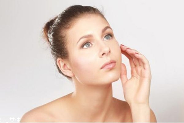 不用卸妆产品怎么卸,没有任何卸妆的产品 该怎么卸妆