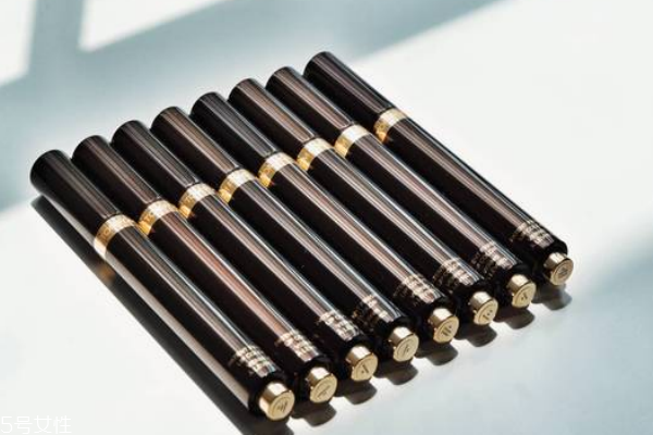 tf炫彩幻魅唇膏,tf烈焰幻魅唇膏16是哑光的吗