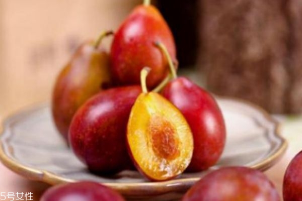 西梅和李子有什么区别呢(李子和西梅的区别是什么)