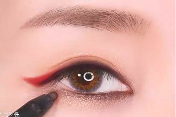 今年流行的妆容,今年流行什么妆 今年流行的妆容,今年流行什么妆