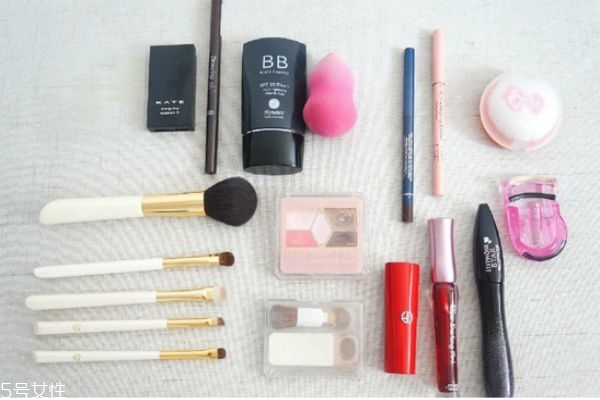 iu妆容教程图解,iu妆容教程视频