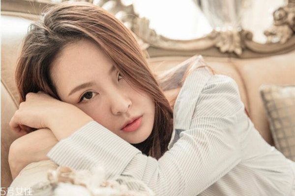 学生裸妆伪素颜怎么画,如何画裸妆