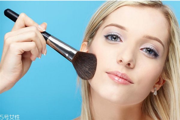 粉底膏太干怎么办,粉底太干了怎么办