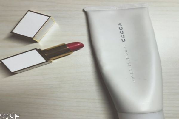 比较好用的卸妆乳,suqqu粉底霜好用吗
